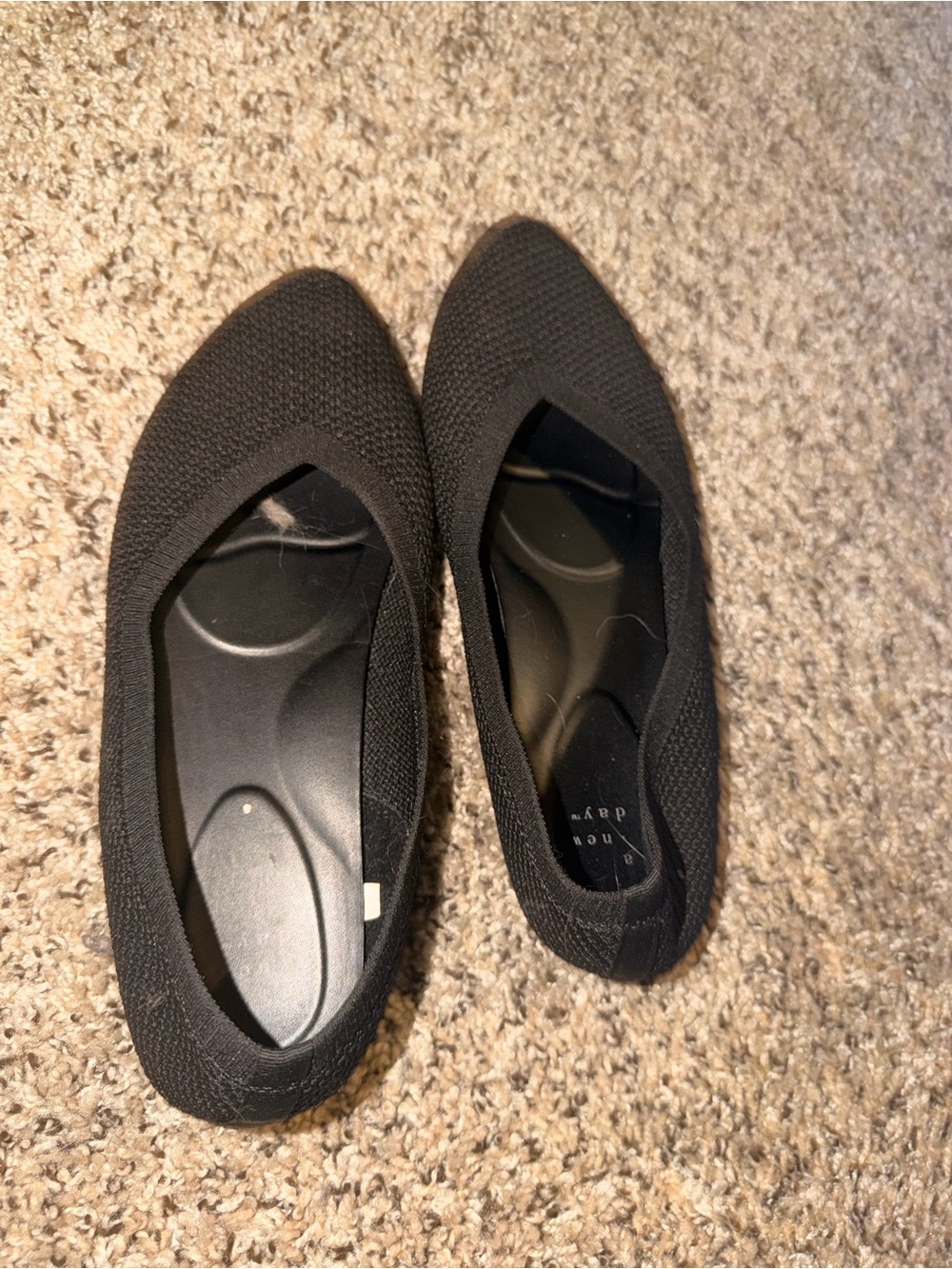 Chic Pointed Toe Black Flats - Well Loved & Modeled 👣